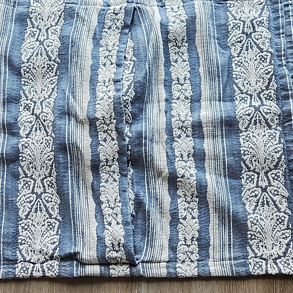 Pottery Barn Jacquard Shams, set of 2 standard size - Picture 2 of 4